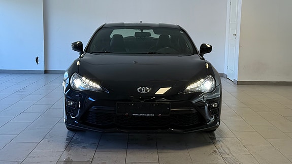 Toyota GT86 3 of 5