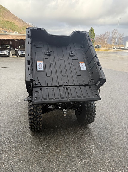 Can-Am Outlander 6x6 Backcountry 1000R 8 of 16