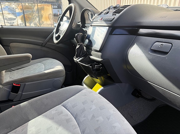 Mercedes-Benz Viano 24 of 25