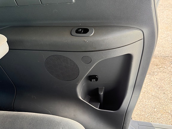 Mercedes-Benz Viano 18 of 25