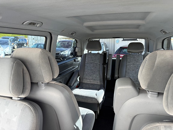 Mercedes-Benz Viano 14 of 25