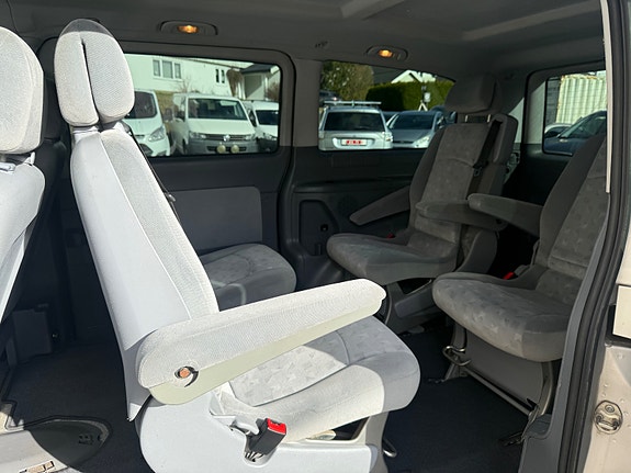 Mercedes-Benz Viano 16 of 25
