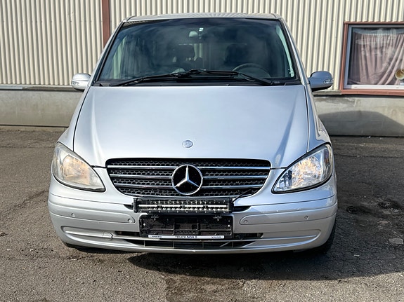 Mercedes-Benz Viano 2 of 5