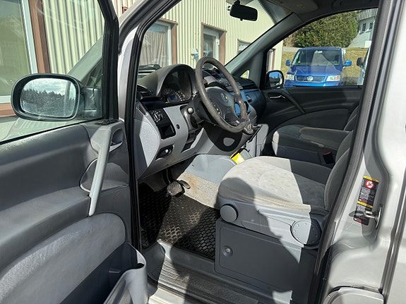 Mercedes-Benz Viano 15 of 25