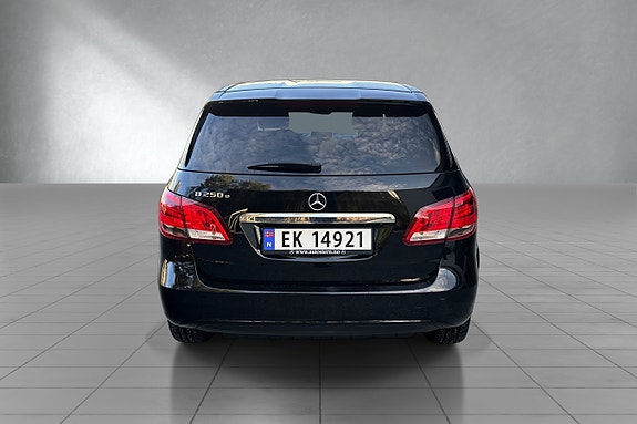 Mercedes-Benz B250 5 of 5