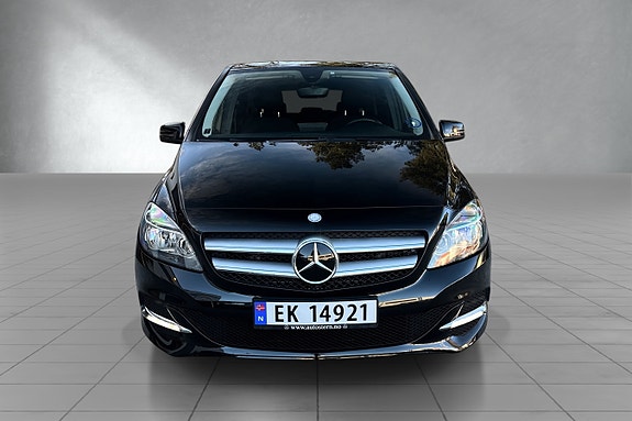 Mercedes-Benz B250 2 of 5
