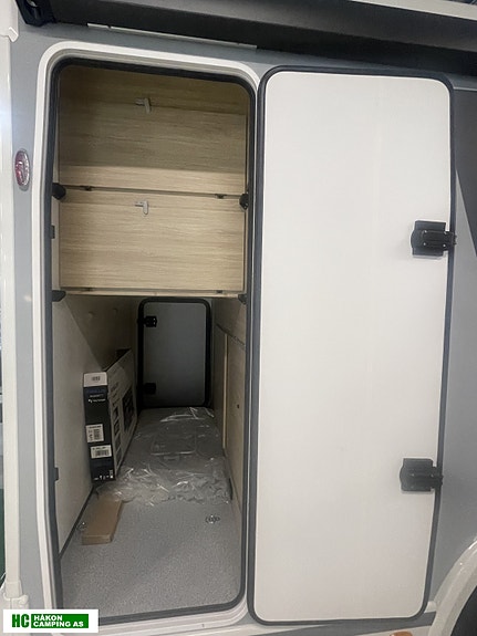 Challenger 240 GRAPHITE EDITION Ford Transit 130 hk 2,0L automat 5 of 22