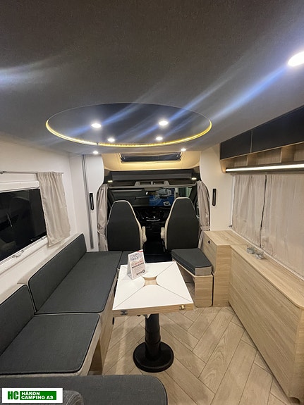 Challenger 240 GRAPHITE EDITION Ford Transit 130 hk 2,0L automat 6 of 22
