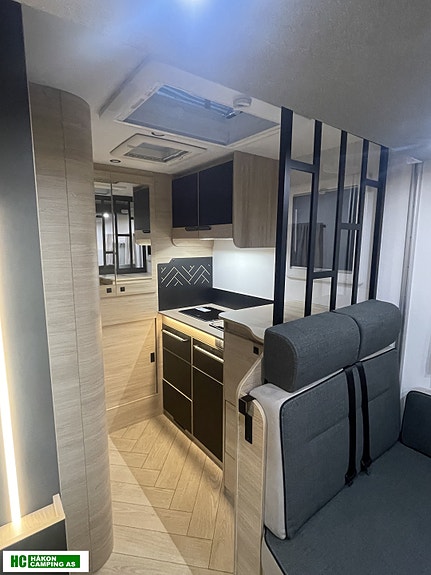 Challenger 240 GRAPHITE EDITION Ford Transit 130 hk 2,0L automat 14 of 22