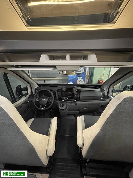 Challenger 240 GRAPHITE EDITION Ford Transit 130 hk 2,0L automat 9 of 22