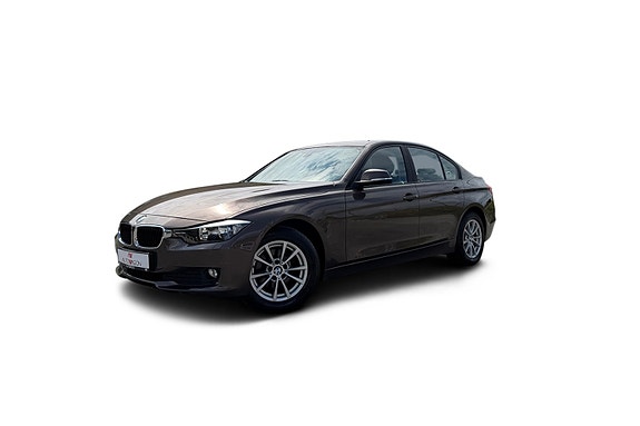 BMW 316d 2 of 5