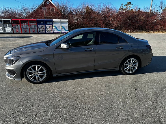 Mercedes-Benz CLA180 3 of 5