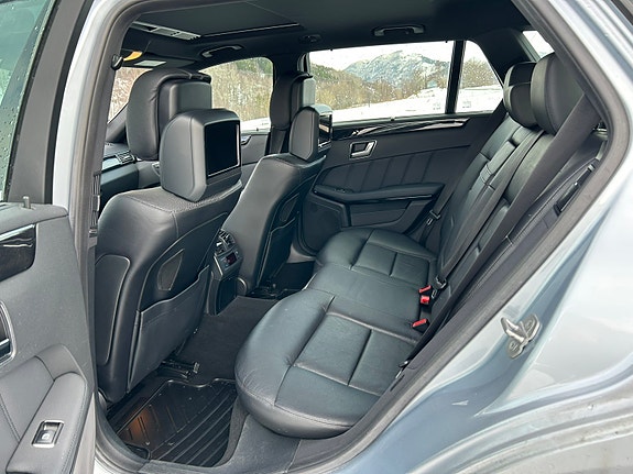 Mercedes-Benz E250 29 of 30