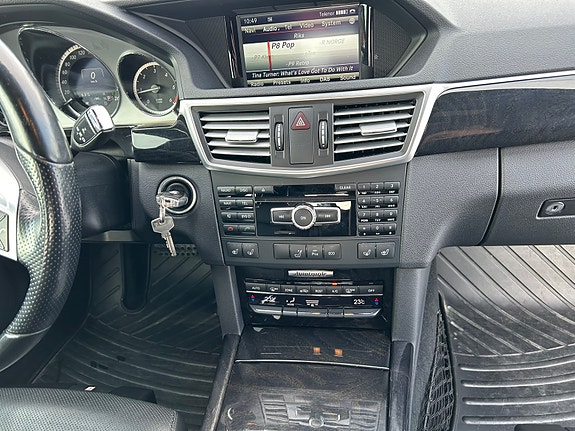 Mercedes-Benz E250 24 of 30