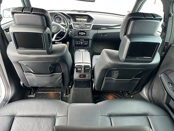 Mercedes-Benz E250 30 of 30