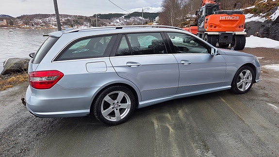 Mercedes-Benz E250 8 of 30