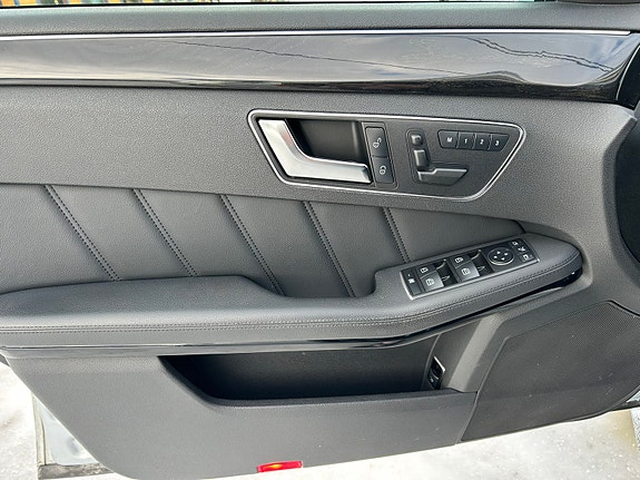 Mercedes-Benz E250 18 of 30