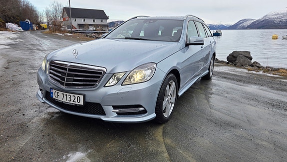 Mercedes-Benz E250 3 of 30