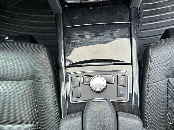 Mercedes-Benz E250 26 of 30