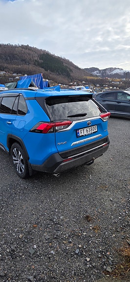 Toyota RAV4 4 of 5