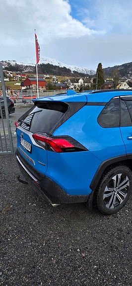 Toyota RAV4 5 of 5