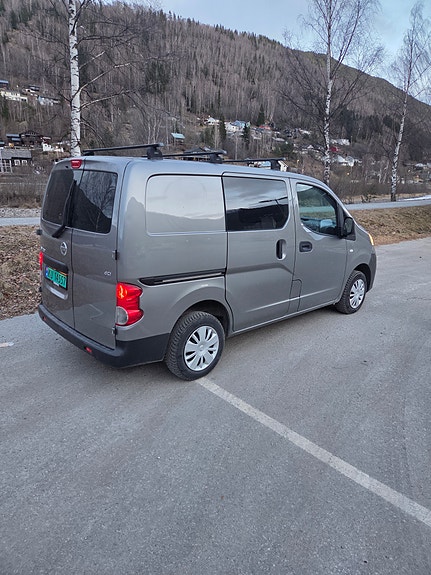 Nissan NV200 3 of 5