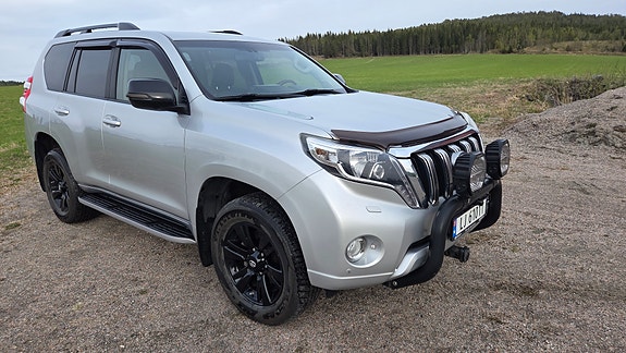 Toyota Land Cruiser 22 of 30