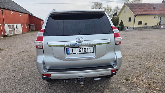 Toyota Land Cruiser 11 of 30