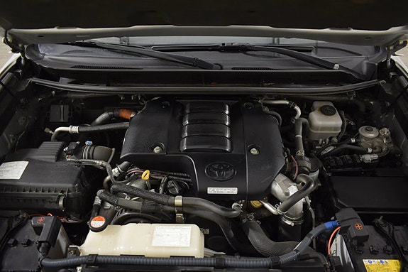 Toyota Land Cruiser 25 of 30