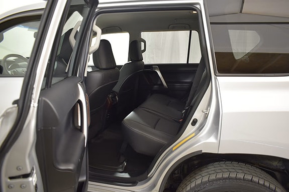 Toyota Land Cruiser 6 of 30