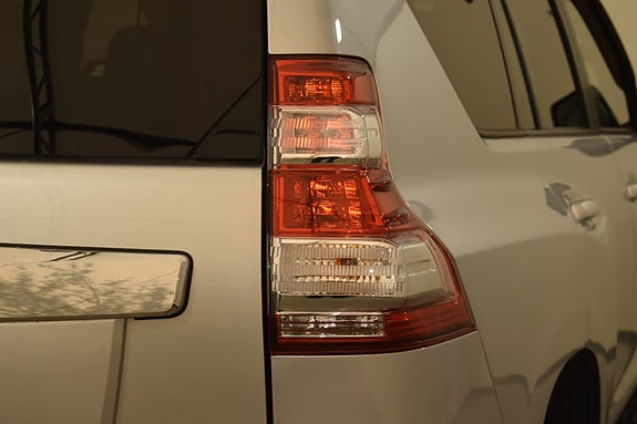 Toyota Land Cruiser 16 of 30