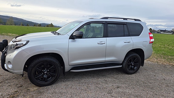 Toyota Land Cruiser 5 of 30