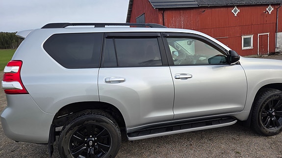 Toyota Land Cruiser 21 of 30