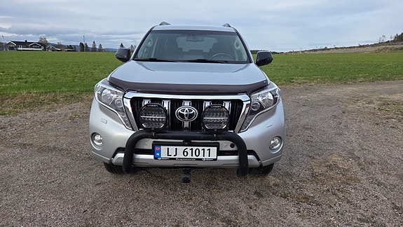 Toyota Land Cruiser 2 of 30