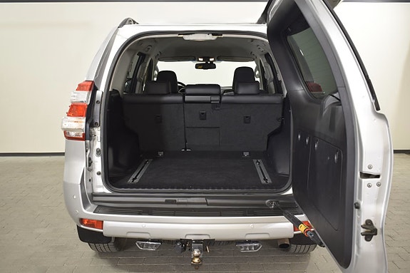 Toyota Land Cruiser 13 of 30