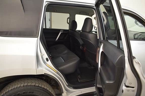 Toyota Land Cruiser 18 of 30