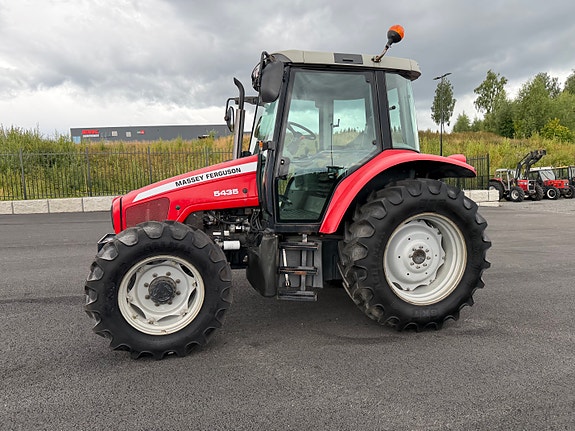 Massey Ferguson 5435 5 of 30