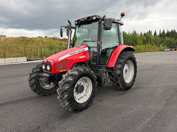 Massey Ferguson 5435 2 of 30