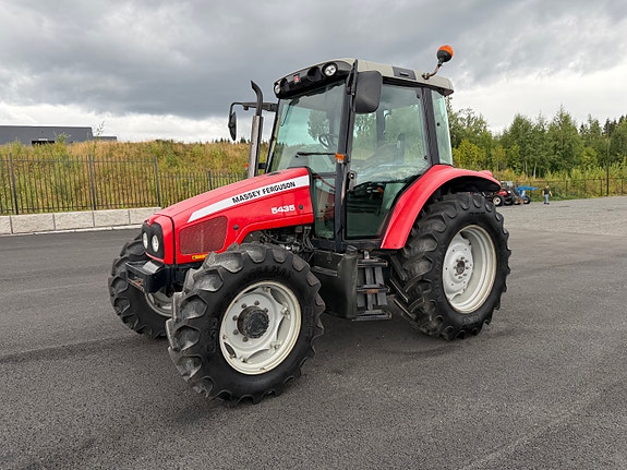 Massey Ferguson 5435 3 of 30