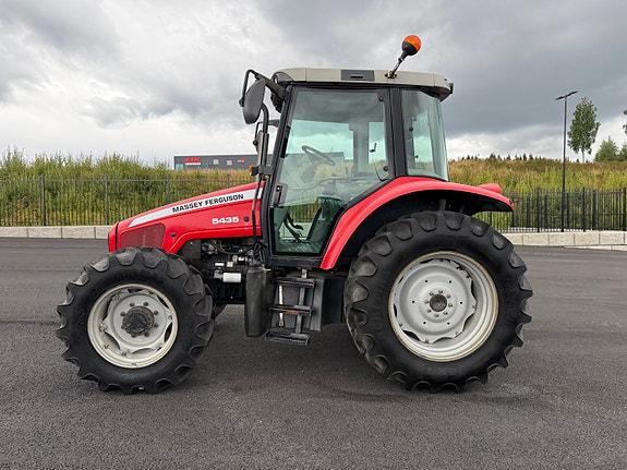 Massey Ferguson 5435 4 of 30