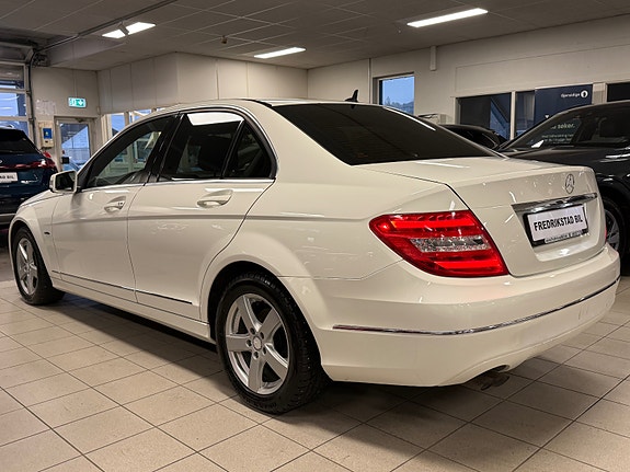 Mercedes-Benz C180 2 of 5