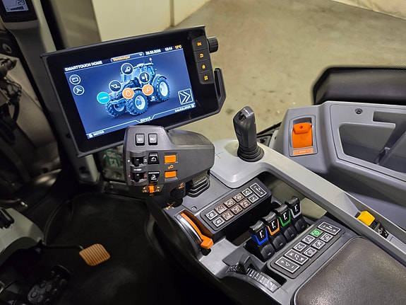 Valtra T234 Twintrack 24 of 27