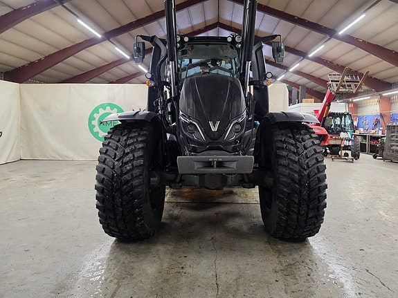 Valtra T234 Twintrack 4 of 27