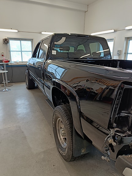 Chevrolet Silverado 5 of 5
