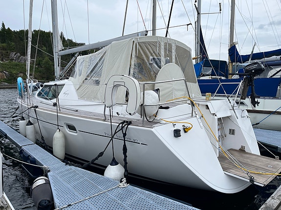 Eksklusiv Wauquiez Pilot Saloon leies ut. 2 lugarer, 2 bad. Ledig fra uke 34 4 of 21