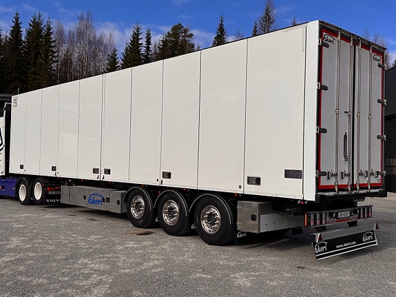 Ekeri FNA trailer med Carrier HE19 2 temp og bommer
