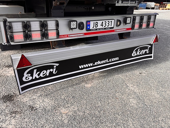 Ekeri FNA trailer med Carrier HE19 2 temp og bommer 7 of 10