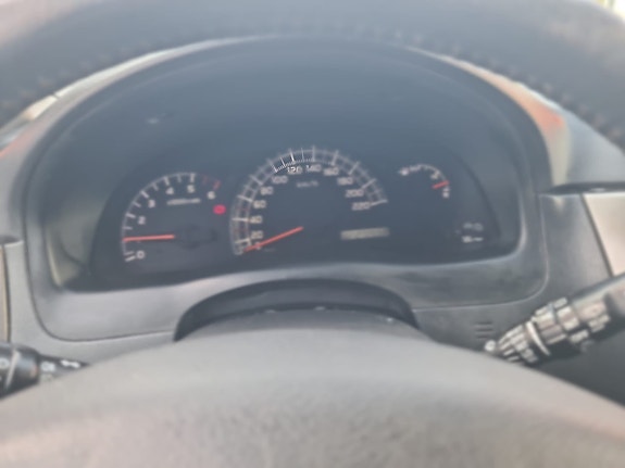 Toyota Avensis Verso 13 of 15