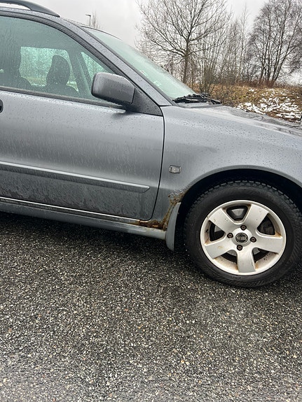 Volvo V40 5 of 5