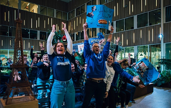 Oss som står klar til å ta imot søknaden din!